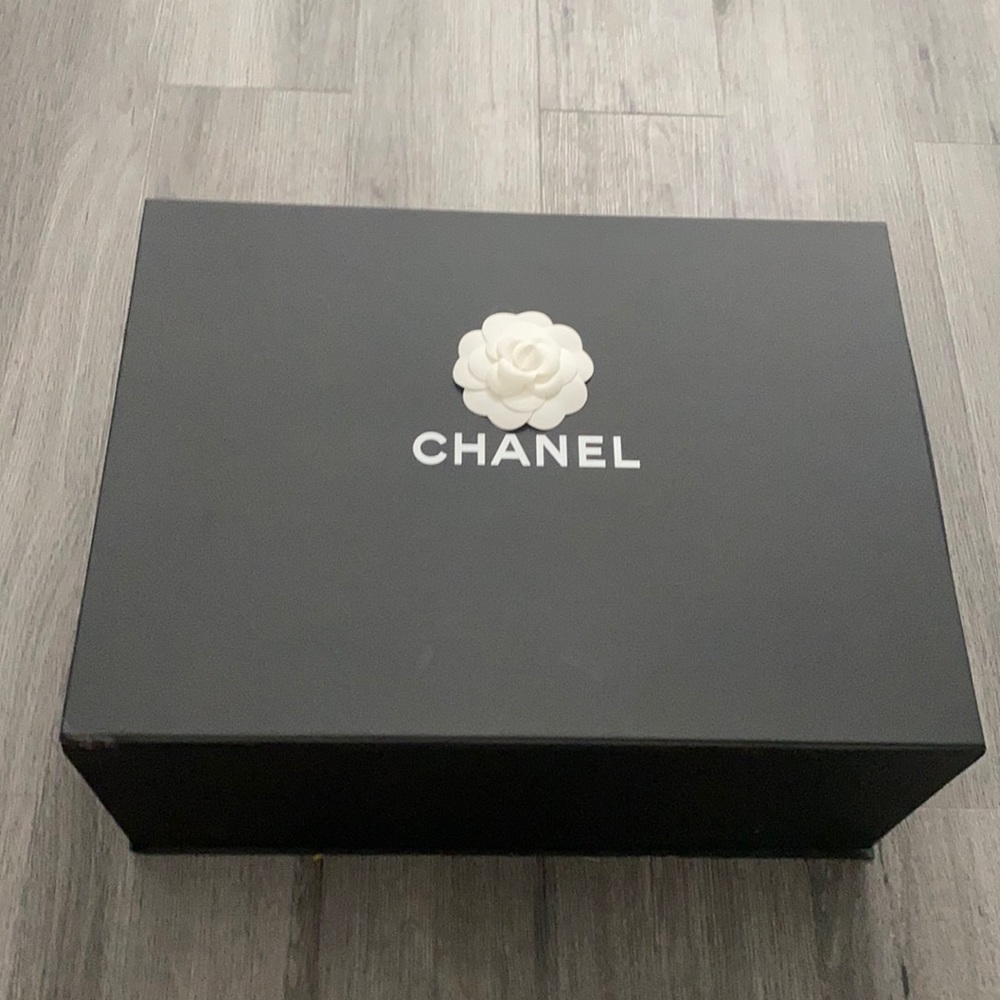 Chanel large box empty authentic 16x12x7